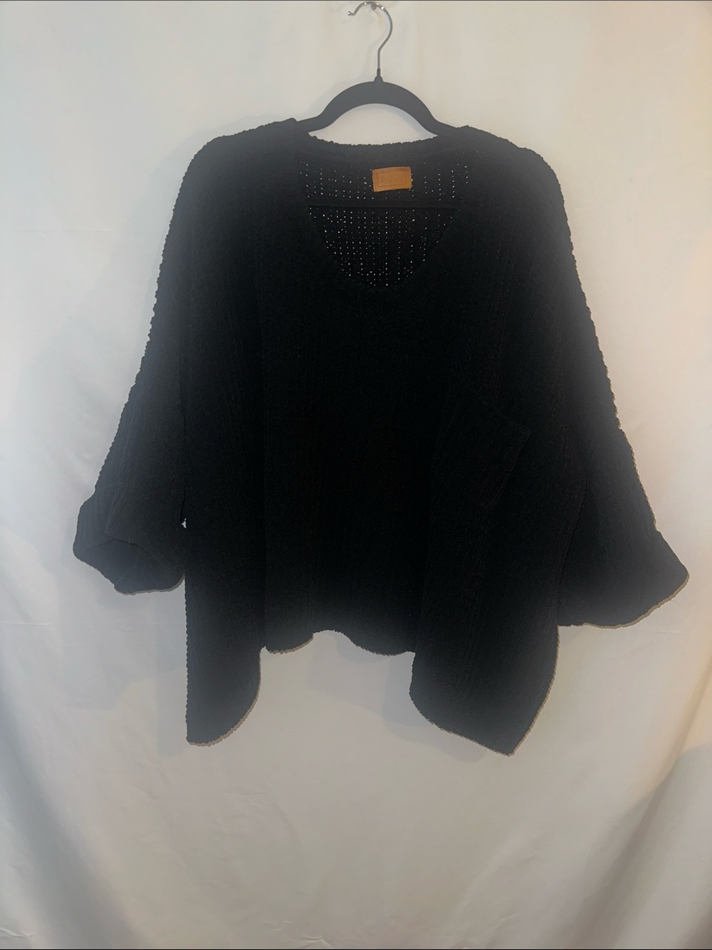 POL women’s black Scoop Neck Chunky Sweater with pocket